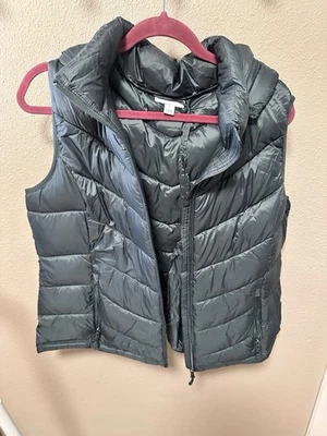 Charter’s Club Women’s Green Puffer Vest, Size XL - Image 1 of 4