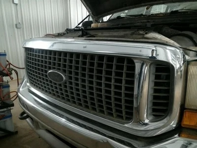 Rejilla cromada envolvente compatible con 00-04 EXCURSION 104857299 Foto 1 de 4