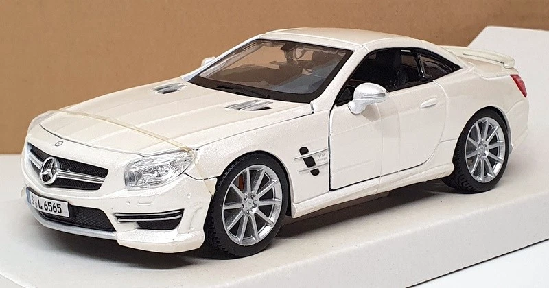 Burago escala 1/24 18-21066 - Mercedes Benz SL65 AMG techo rígido - blanco metálico Foto 1 de 4