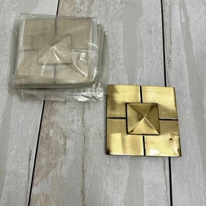 Fünf massive Messing 4x4 Akzente Fliesen Pyramide Relief Glam Vastu Indoor Outdoor Gold - Bild 1 von 11