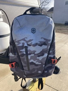 Victorinox Swiss Army VX Touring Citysport Daypack 15" Laptop Backpack Few Scuff - Picture 1 of 12