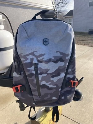 Victorinox 瑞士军队 VX Touring Citysport Daypack 15 英寸笔记本电脑背包 少数磨损 — 第 1/4 张图片