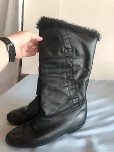 Damenstiefel 9,5 AA schwarz unscharf gefüttert - Bild 1 von 5