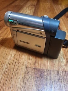 Panasonic PV-GS15 MiniDV Camcorder Untested W/ Battery - Picture 1 of 4