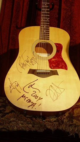 METALLICA AUTOGRAPHED / SIGNED TAYLOR GUITAR BY ENTIRE BAND! PASSES & PHOTOS Cover