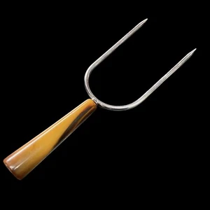 Utensilio de mango de remolino elevador de horquilla para tallar carne de baquelita vintage - Imagen 1 de 4
