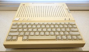 Vintage Apple IIc Computer, Tested Works! w/ joystick, power supply, manuals, RF - Bild 1 von 24