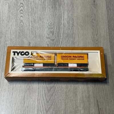 Vintage 1970s TYCO HO Scale ATSF Union Pacific Piggyback Flat Car #369D - Image 1 of 4