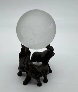 Estatuilla de elefantes de bronce con bola de vidrio - Elegante escultura decorativa - Imagen 1 de 7