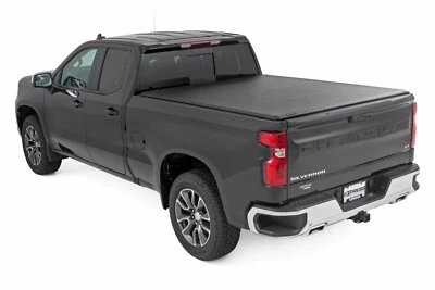 Cubierta de cama enrollable suave Rough Country plataforma de 6'7" Chevy/GMC 1500 19-25 Foto 1 de 4