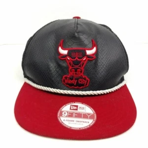 New Era Windy City Chicago Bulls imitación cuero negro Snapback sombrero camionero usado - Imagen 1 de 6