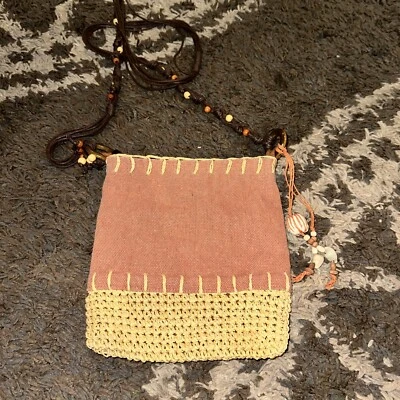 Cartera de playa Sun N Sand tejida hierba con cuentas y asa de cuerda  Foto 1 de 4