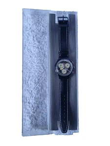 Swatch Chronograph Herrenuhr mit schwarzem Lederarmband - Bild 1 von 4