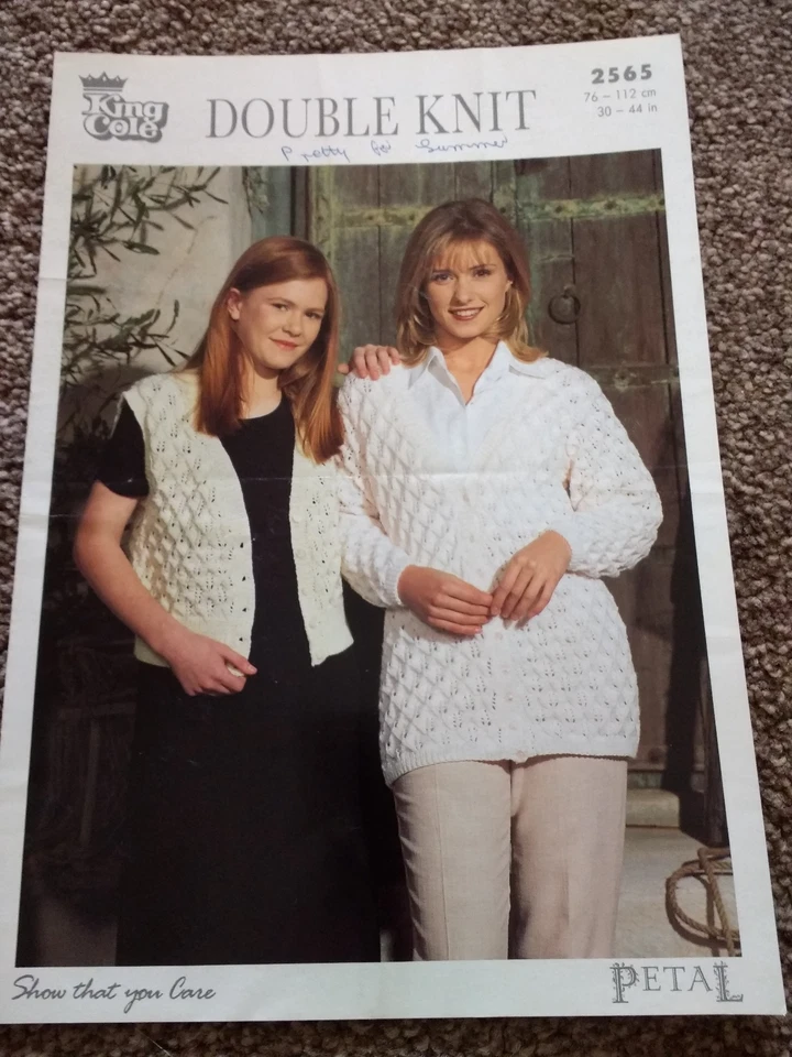 VINTAGE  LADIES CARDIGAN / WAISTCOAT  DK KNITTING PATTERN  SIZE 30-44 INCH - Image 1 of 1