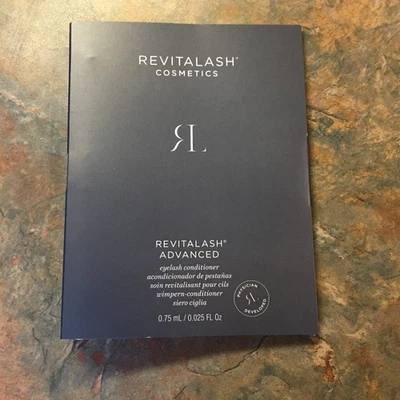 Acondicionador de pestañas Revitalash Advanced-Tamaño de viaje 0,75 ml/0,025 fl oz-NUEVO Foto 1 de 4