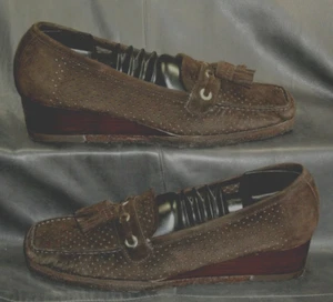Stuart Weitzman Women's brown suede moc toe tassel loafer shoes size US 8 1/2N - Picture 1 of 6
