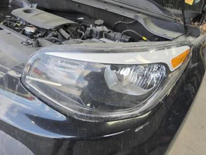 Conjunto de faros izquierdos usados se adapta a: Kia Soul 2018 halógeno L. sin detalles LED izquierdo - Imagen 1 de 2