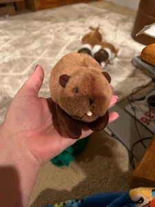 1994 Mary Meyer 7” 2 Finger Puppet Beaver Animal Plush Brown Tan White Teeth - Picture 1 of 3