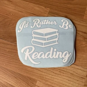 I’d Prether Be Reading Vinilo Calcomanía Adhesiva Ventana Calcomanía Coche 5” X 5” BLANCO 2 Pack - Imagen 1 de 4