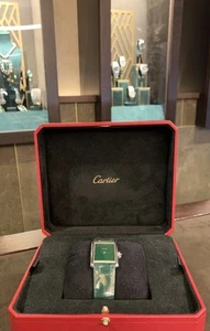 Tank Must de Cartier-Horloge Green Dial - Large - Quartz -Box&Papers 2021 UNWORN - Picture 1 of 8