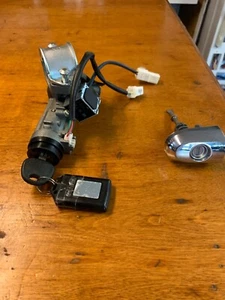 🍀 2011-2013 KIA SORENTO STEERING IGNITION SWITCH LOCK CYLINDER WITH KEY OEM - Picture 1 of 11