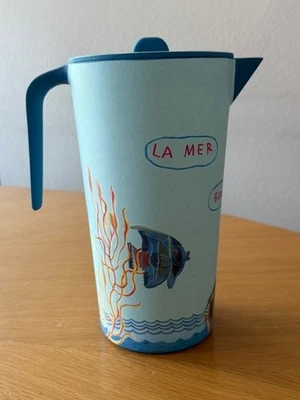 Jarra de melamina Anthropologie Nathalie Lete junto al mar fiesta de peces al aire libre Foto 1 de 4