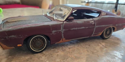 Ford Torino Talladega 1969 escala 1:18 personalizado diecast Maisto coche desgastado oxidado Foto 1 de 4