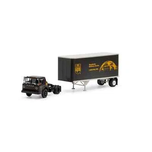 New Athearn 1/87 HO RTR Ford C/28 With Trailer UPS ATH90994 - Picture 1 of 3