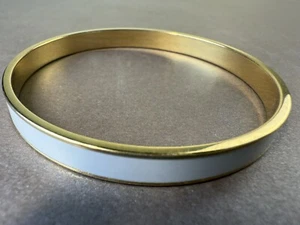 Vintage Armreif Armband Monet signiert goldfarben weiß Emaille Schmuck - Bild 1 von 3