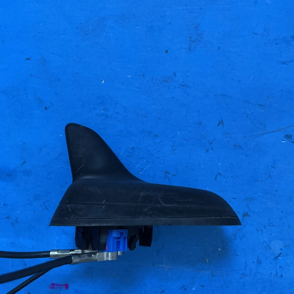 Roof Radio Antenna 5q0035507l Black OE ⚙️ Fits VOLKSWAGEN GOLF 2015-2017 - Image 1 of 4