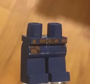 LEGO Gambe Blu Scuro con Cintura e Fondina - Foto 1 di 1