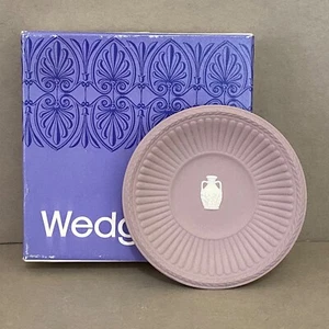 Verpackt Wedgwood Jaspis Flieder Portland Vase geriffelte süße Schüssel ~ Buten Museum - Bild 1 von 17
