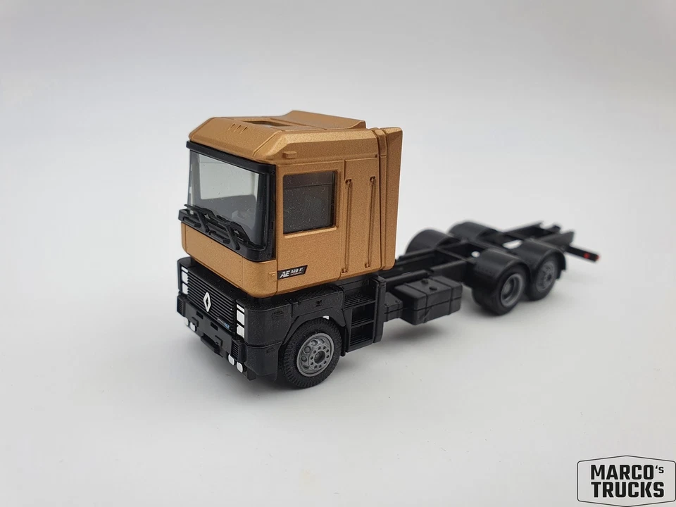 Albedo Renault Magnum AE 520 Enginewagen gold/black 1:87 /AL1160 - Image 1 of 1