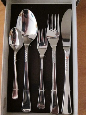 NEU Création Auerhahn Besteckset Medaillon 5-teilig im Originalkarton Edelstahl - Bild 1 von 4