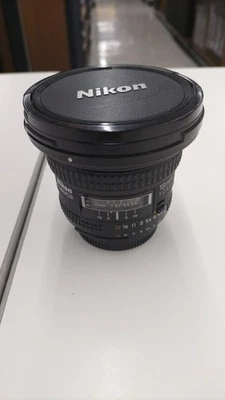 Nikon AF NIKKOR 18MM F2.8D lente gran angular principal usada - Imagen 1 de 4
