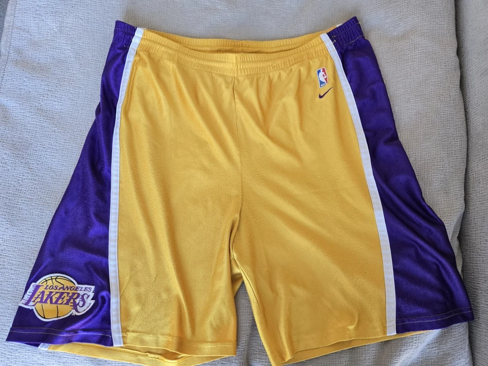Pantalones Cortos de Baloncesto Nike Los Angeles Lakers Talla XXL Amarillo Púrpura Dorado Foto 1 de 4
