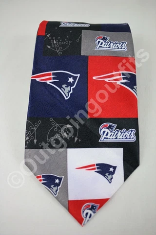 NFL New England Patriots Block & Play Men's Neck Ties Size 4"x 58" Cover