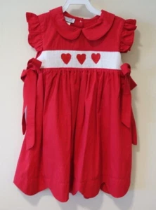 NWT Pleats & Stitches Smocked Hearts Scalloped Hem Dress Girl's Size 5 - Picture 1 of 3