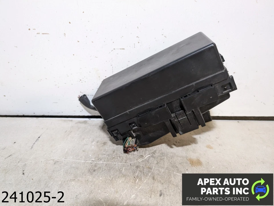 OEM 2005-2009 Nissan Xterra 4.0L Engine Fuse Box Junction Relay Box - Image 1 of 4