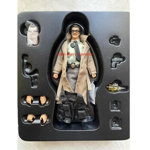 Mezco James Gordon DC Batman 1/12 Collectible Action Figure Model Toy Limited - Picture 1 of 3