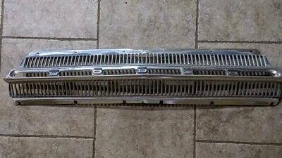 Dodge Dart 1964 cromado aluminio capó delantero parrilla carrocería moldura fabricante de equipos originales raro Foto 1 de 4