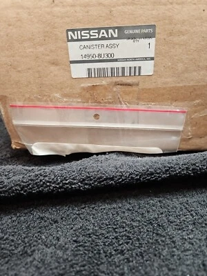 New OEM 2004 2005 2006 Nissan Sentra EVAP Charcoal Vapor Canister 14950-8U300 - Image 1 of 2