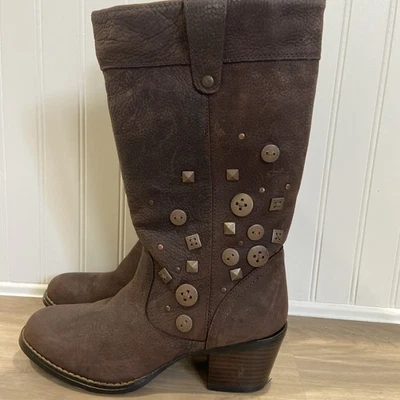 Botas vaqueras Durango 12" para mujer marrón con botones tachonadas forradas a cuadros 8M Foto 1 de 4