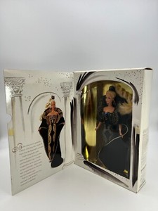 1995 Barbie Mattel #12999 Classique Midnight Gala Barbie Blonde Fair