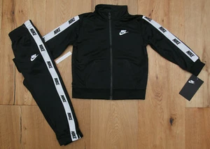 Nike Boy 2 Piece Jogging Set ~ Black & White ~ Tracksuit ~ Size 4 - Picture 1 of 4