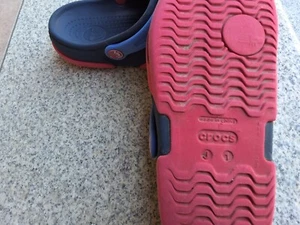 CROCS, Schuhe, blau-dunkelblau-rot Gr. 32-33 (J1) - Bild 1 von 3