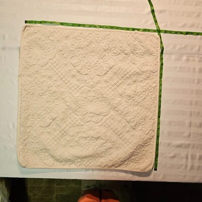 Fundas de almohada Cynthia Rowley. Off White & Look acolchado Foto 1 de 2