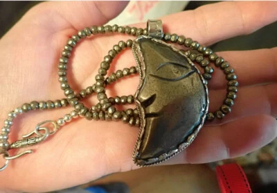 Pingente de lua pirita dourada peruana em corrente de pirita - Imagem 1 de 4