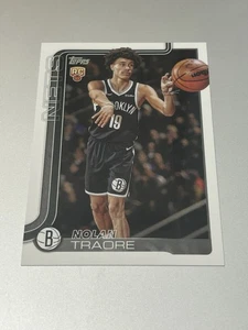 Novato de baloncesto Topps 2025-26 #219 Nolan Traore Brooklyn Nets radiocontrol - Imagen 1 de 2