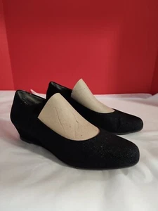 Sas Shoes Women's Size 9.5 M Med Heel Wedge Pumps Black - Picture 1 of 12